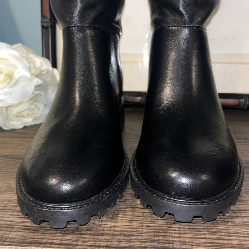 Steve Madden Women's Leary Tall Black Buckle Pull On Leather Boots NWOB sz 10